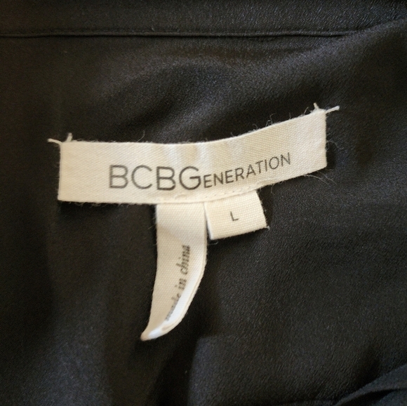 Sleeveless Pleated black blouse - Picture 3 of 7